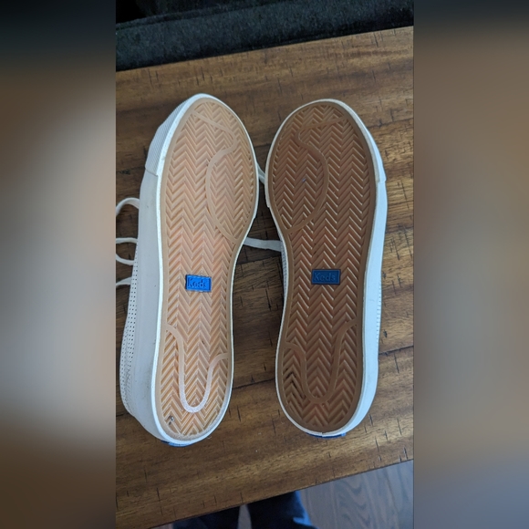 Size 9 women's Kickstart white  perforated leather Keds. Very good condition. - Picture 5 of 7